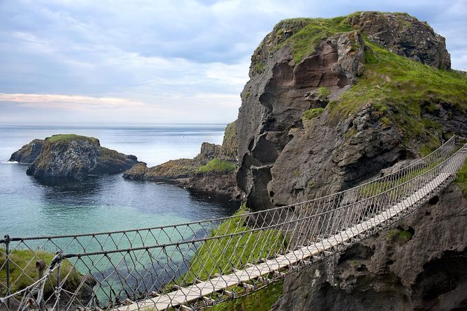 2-Day Northern Ireland Rail Tour: Belfast, Antrim Coast, and Giant's Causeway - One evening in Belfast near Great Victoria Street