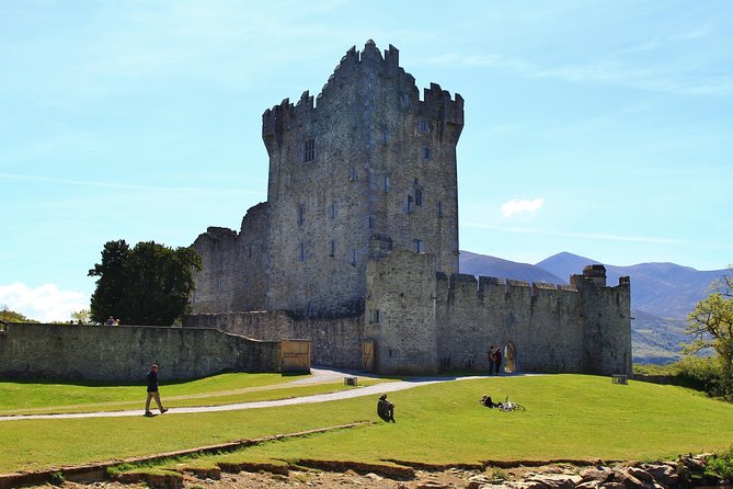 6-Day Magical Southern Explorer Small Group Tour - Day 2: Cahir Castle, Blarney Stone, and Killarney music