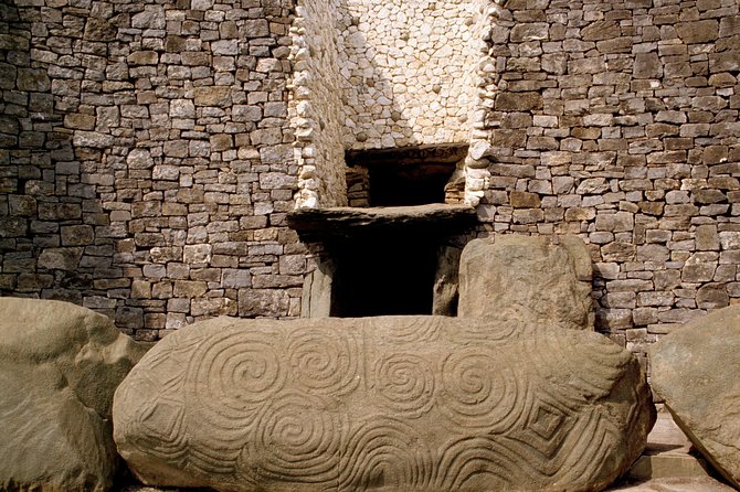 6 hour Half-Day Award Winning Private Tour of the Boyne Valley - Optional ruins make the route personal
