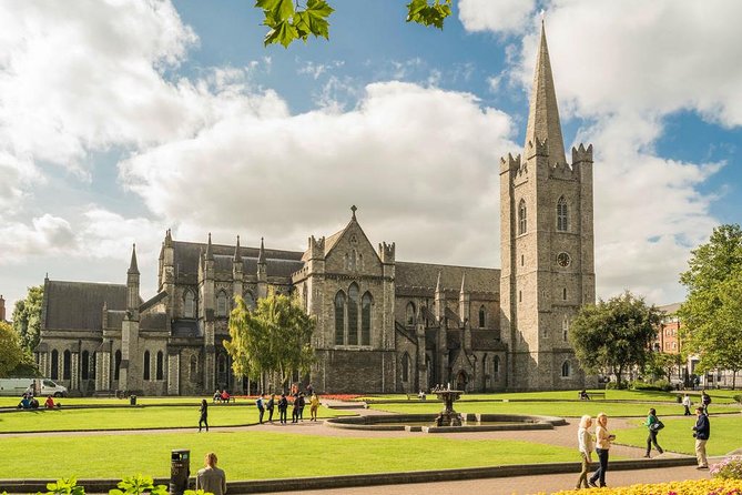 90 Minute Dublin Walking tour and Sightseeing tips - Dublin Castle and the old center of power