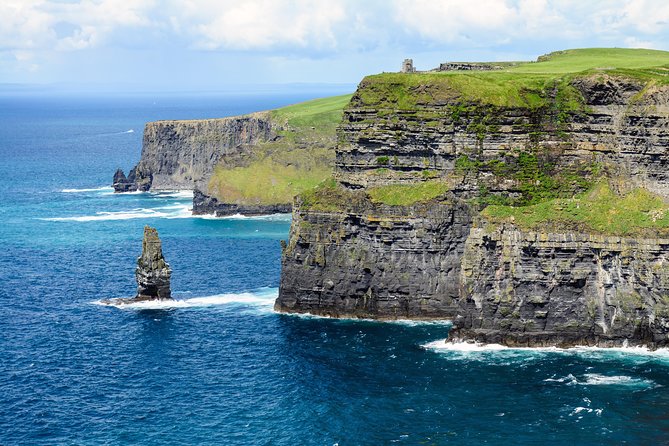 Aran Island, Cliffs of Moher & Cruise tour from Galway. Guided. - One hour at the Cliffs of Moher Visitor Centre
