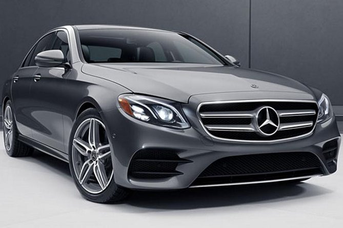 Arrival Transfer: Dublin Airport DUB to Dublin in Business Car - Meeting your driver at Dublin Airport