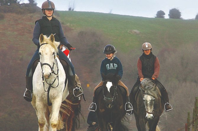 Beach & countryside horse riding outside Westport. Guided. 1 hour - Leaving Carrowholly Stables outside Westport