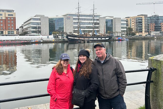Best Dublin City & Bay Authentic Fun Tour with a True Dubliner - Temple Bar and Irish music