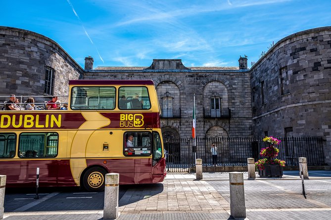 Big Bus Dublin Hop-on, Hop-off Sightseeing Tour with Live Guide - Georgian Dublin at Merrion Square and St. Stephen’s Green