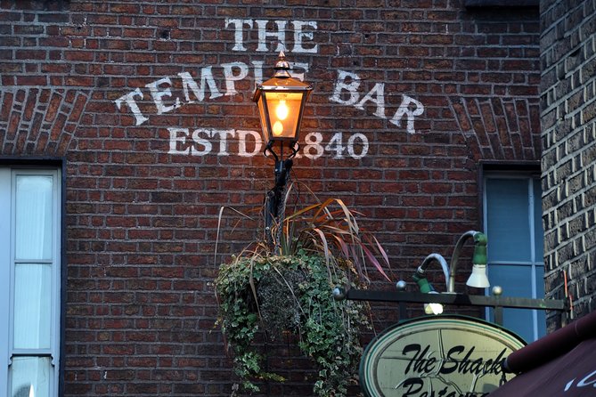 Big Bus Dublin Hop-on, Hop-off Sightseeing Tour with Live Guide - Collins Barracks and Jameson Distillery