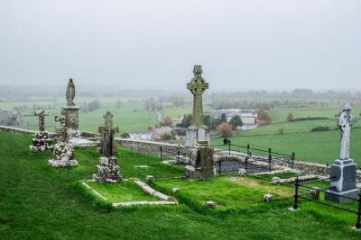 Blarney, Rock of Cashel & Cahir Castles Day Tour From Dublin