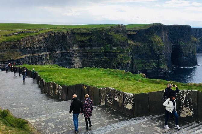 Cliffs Of Moher Tour In Spanish - Physical effort, access, and weather
