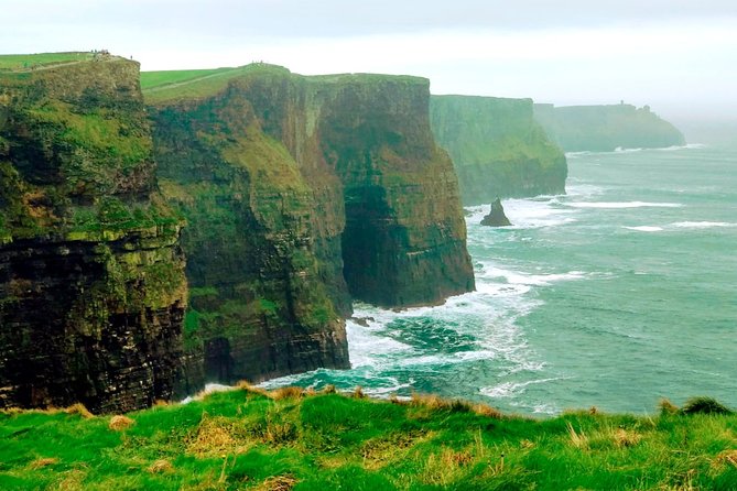 Cliffs Of Moher Tour In Spanish - Crossing the Burren and passing Dunguaire Castle