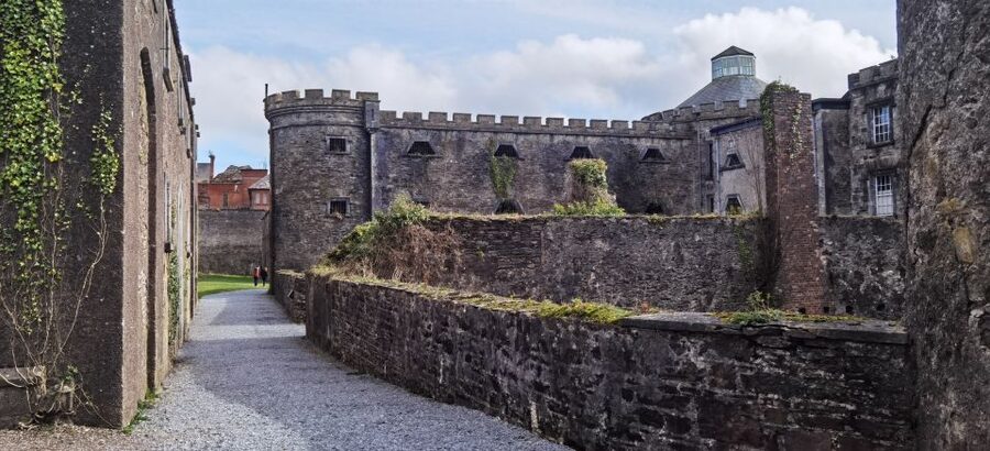 Cork: City Gaol Tour with Audio Guide - How the self-guided audio format works