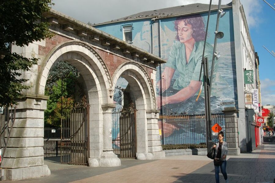 Cork: Guided Historical Walking Tour - South Mall’s former boat entrances