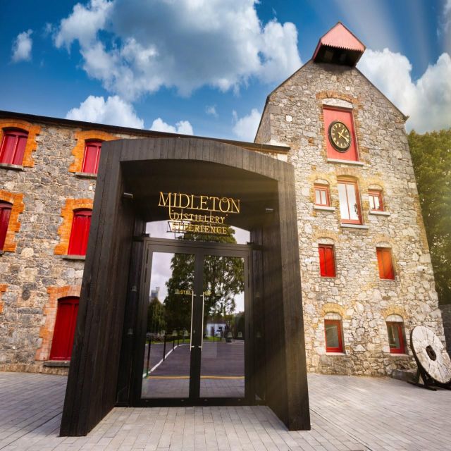 Cork: Jameson Irish Whiskey & Midleton Distillery Experience - Getting ready for the weather