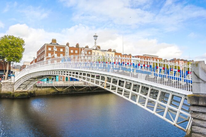Cupid’s Trail: Romantic Puzzle Quest in Dublin - Temple Bar Pub without a required pub visit