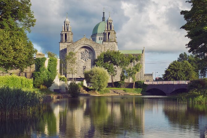 Day trip to Cliffs of Moher & Bunratty Castle and Ennis - What this Dublin day trip really covers
