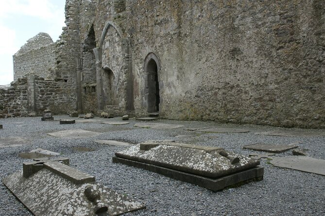 Day trip to Cliffs of Moher & Bunratty Castle and Ennis - The guide and language question