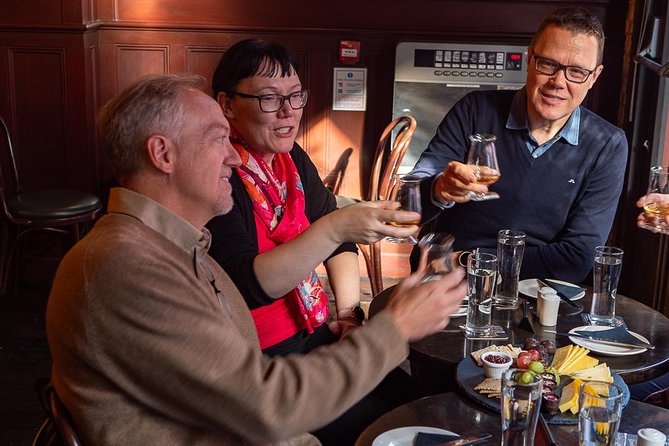 Deluxe Whiskey and Food Tasting in Dublin - What this Dublin whiskey evening is really like