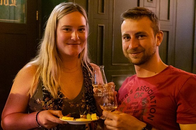 Deluxe Whiskey and Food Tasting in Dublin - Starting at Lincoln’s Inn with food and aged whiskey