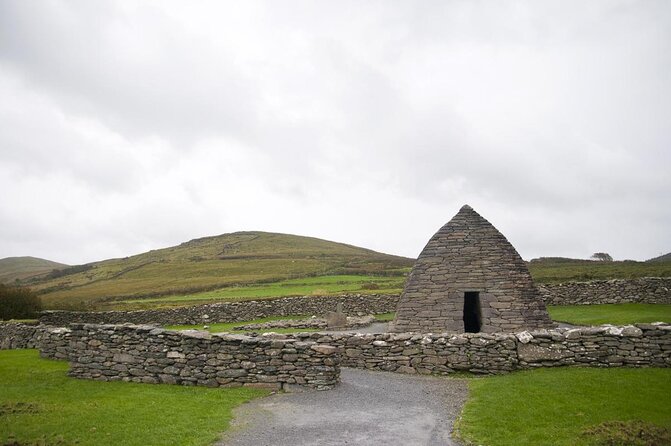 Dingle Peninsula by eBike: Must-Do Half-Day Activity! - Starting in Dingle with a clear route ahead