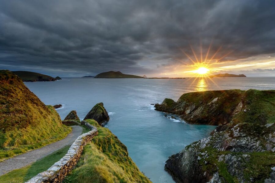 Dingle: Slea Head Sunset & Magic Hours Photo Tour - Coumeenoole Strand and the Atlantic views