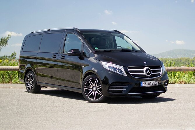 Dublin Airport (DUB) Private Transfer to Dublin City Centre - Leaving Dublin Airport for the city centre