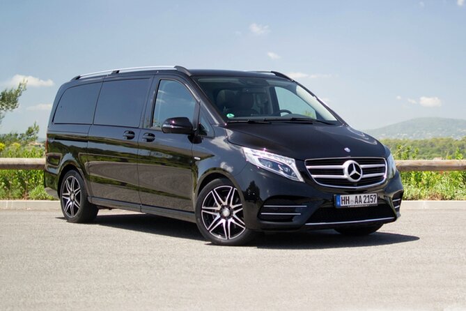 Dublin Airport (DUB) Private Transfer to Dublin City Centre - What happens after you book