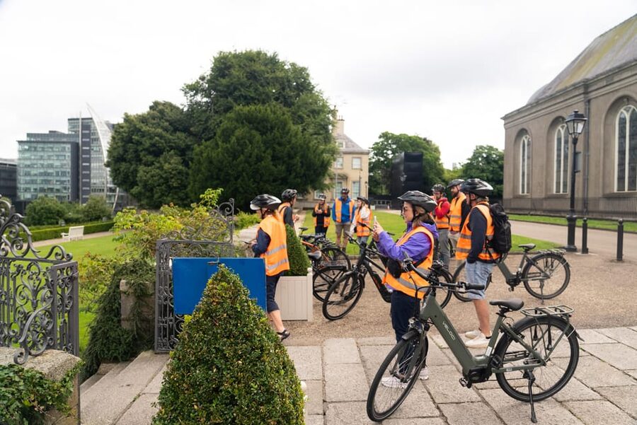 Dublin: Bike & E-Bike Tour with a Local Guide - Push bike or e-bike?