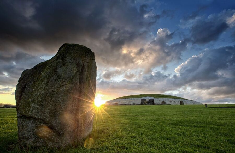 Dublin: Boyne Valley with Newgrange and Bru Na Boinne Entry - Bru Na Boinne and the world of the Neolithic tombs