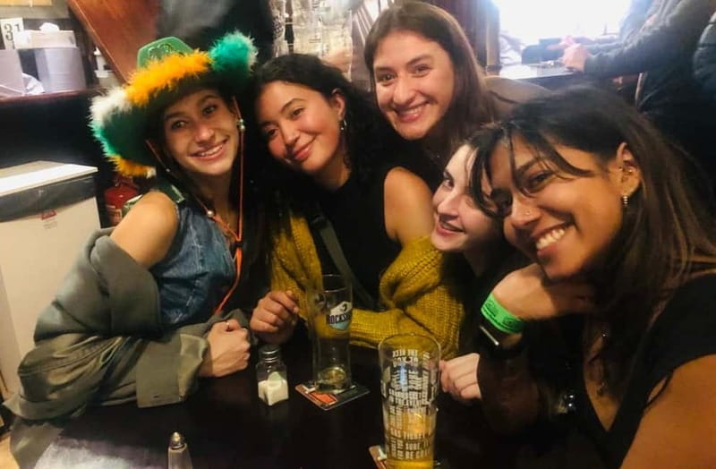 Dublin: City Pub Crawl Experience - Live Irish music gives the crawl its character