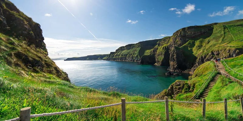Dublin: Cliffs of Moher, Bunratty Castle and Ennis Day Trip - Bunratty Castle and its medieval setting
