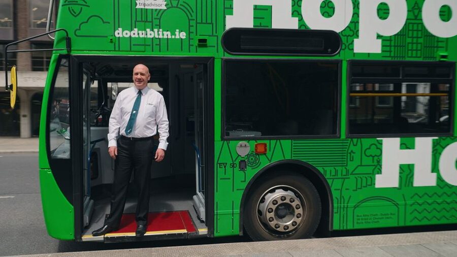 Dublin: Cruise Excursion Hop-On Hop-Off Tour & Rail Ticket - St. Stephen’s Green and Grafton Street