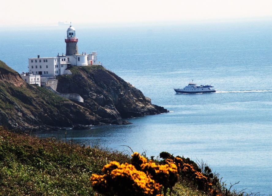 Dublin: Dublin Bay Cruise from Dun Laoghaire to Howth - The first views: Dublin Mountains and Dalkey Island