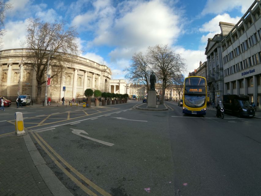 Dublin: Dublin City Highlights Private Guided Walking Tour - St. Stephen’s Green and the government quarter