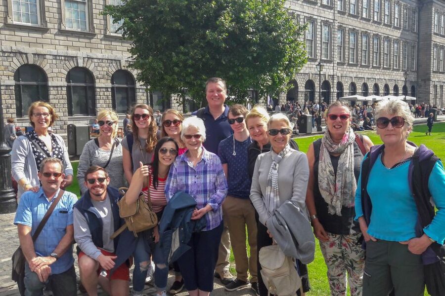 Dublin: Fast-Track Book of Kells Ticket & Dublin Castle Tour - Seeing the manuscript and the changing library experience