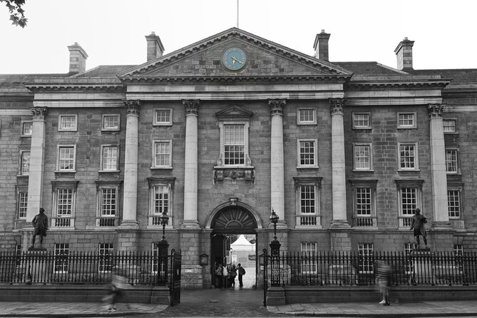 Dublin Ghost Hunt Exploration Game and Tour - Starting among gold, Vikings, and the Bog Men