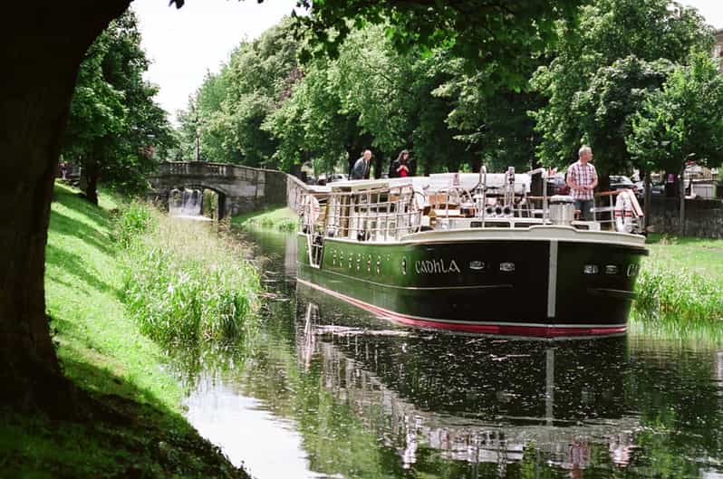 Dublin: Grand Canal Cruise with Dinner - Watching the old timber lock gates work