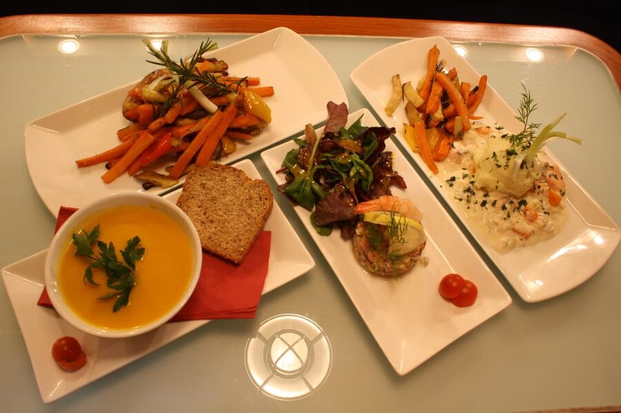Dublin: Grand Canal Cruise with Dinner - Is $79 good value?