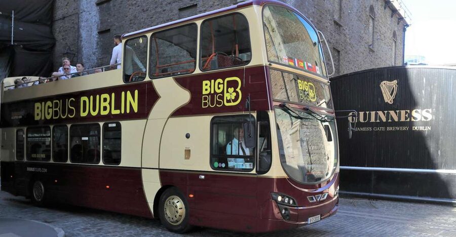 Dublin: Guinness Storehouse Ticket & Hop-on Hop-off Bus Tour - Dublin Castle and the cathedral quarter