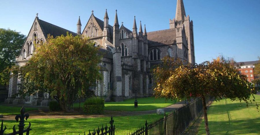 Dublin: Half-Day Private Walking Tour - Meeting your guide in central Dublin