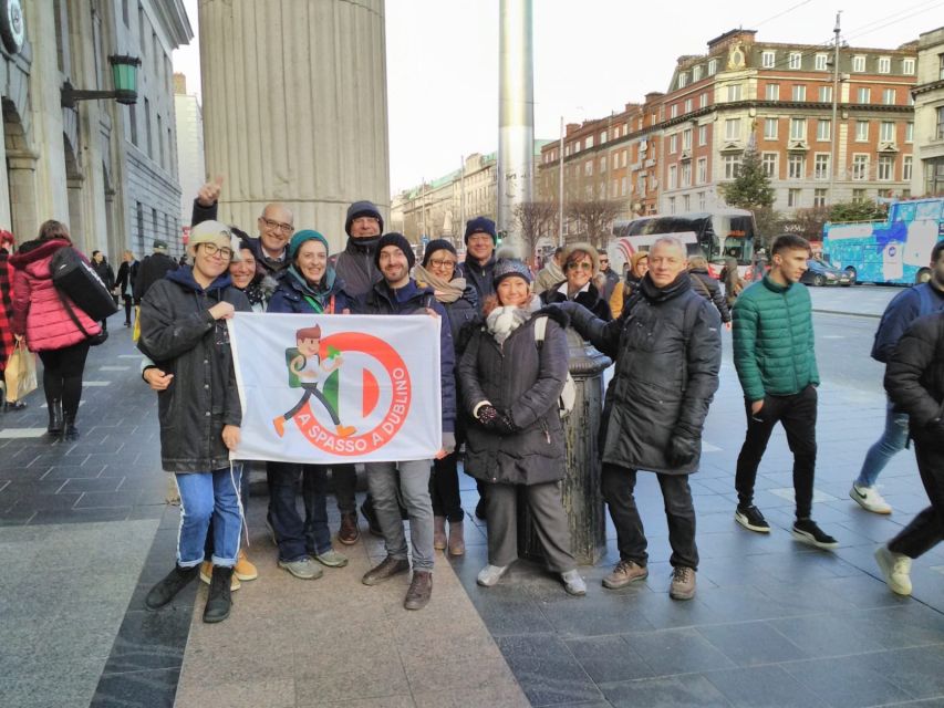 Dublin Highlights: 2.45-Hour Walking Tour in Italian - The two cathedrals, two different stops