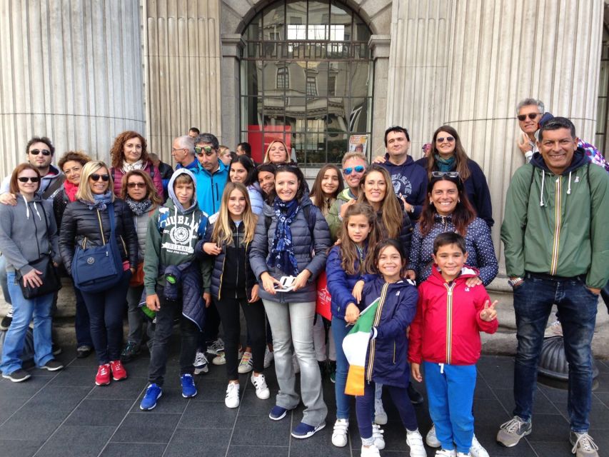 Dublin Highlights: 2.45-Hour Walking Tour in Italian - Temple Bar beyond the pub photo