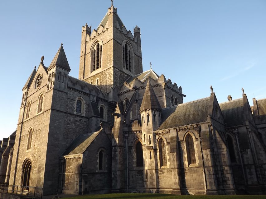 Dublin: Highlights and Hidden Corners Walking Tour - Temple Bar without getting stuck in the tourist version