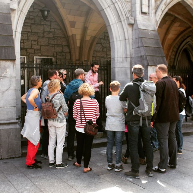 Dublin: Highlights and Hidden Corners Walking Tour - Former Parliament House and the walk toward Trinity