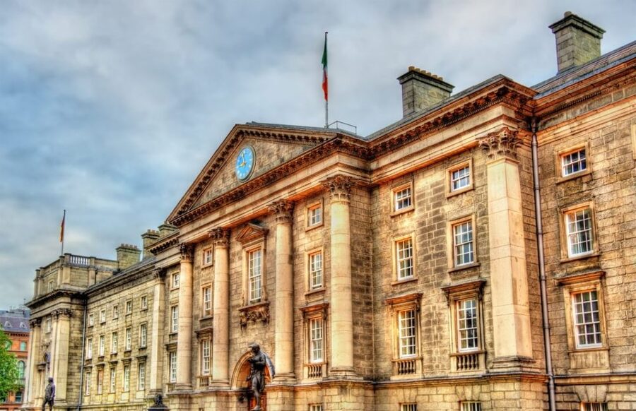 Dublin: Historical and Cultural Historical Walking Tour - Five language options and practical timing