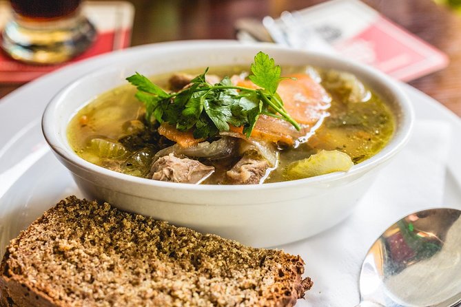 Dublin Historical Centre Private Food Tour with 8 Food Tastings - Lunch in Temple Bar with stew and soda bread