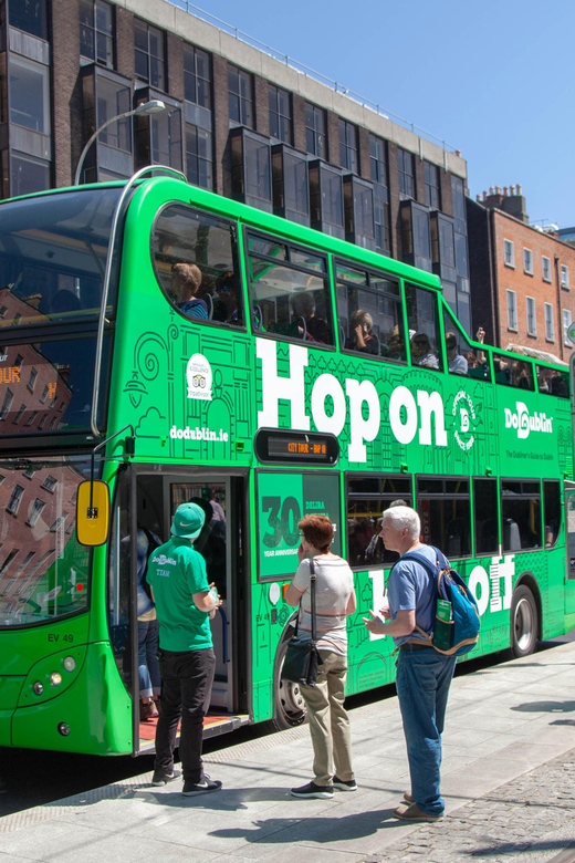 Dublin: Hop-on Hop-off Tour with Live German Commentary - Georgian Dublin around Merrion Square