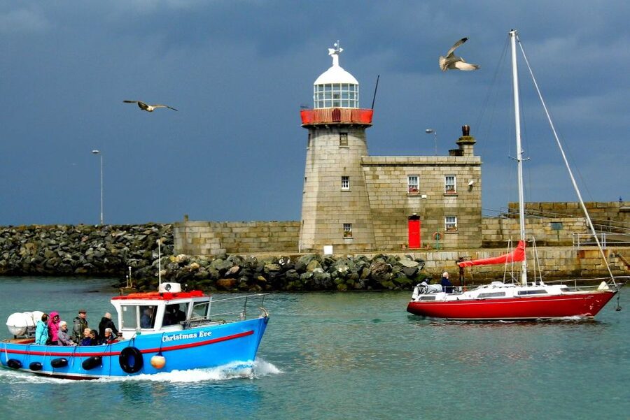 Dublin: Howth Coastal Hiking Tour - Returning to the harbour and choosing lunch
