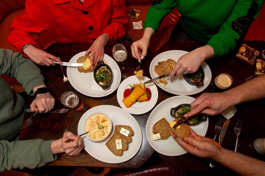 Dublin: Irish Food Trail Walking Tour with 3 Courses - Key points to know before you book