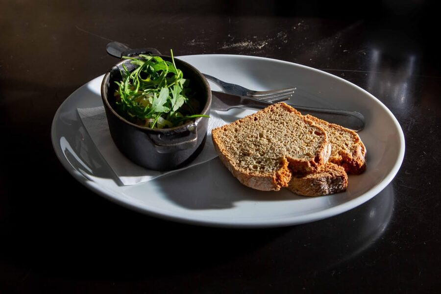 Dublin: Irish Food Trail Walking Tour with 3 Courses - Three courses across three Dublin venues
