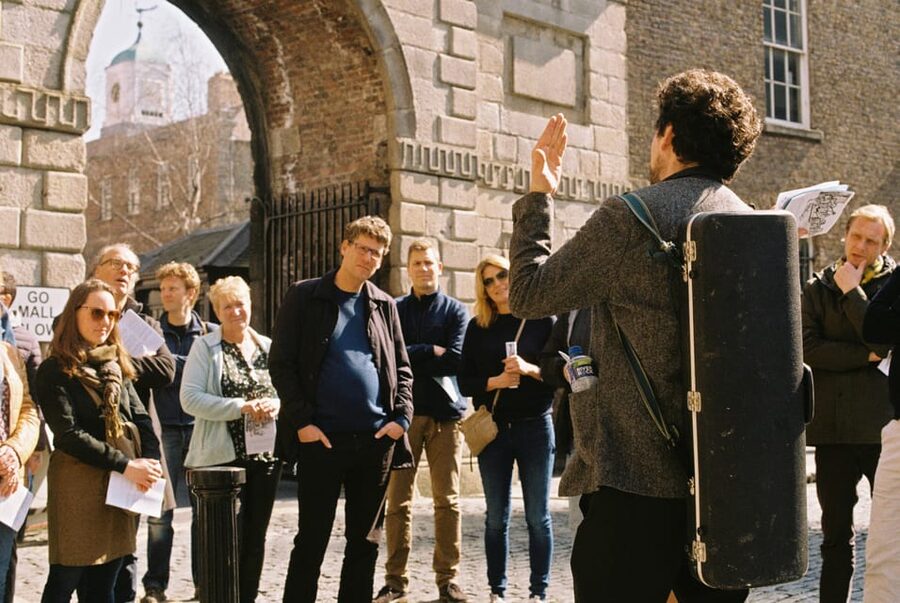 Dublin: Irish Music Walking Tour with Live Performance - Historic stops with live music instead of a standard lecture