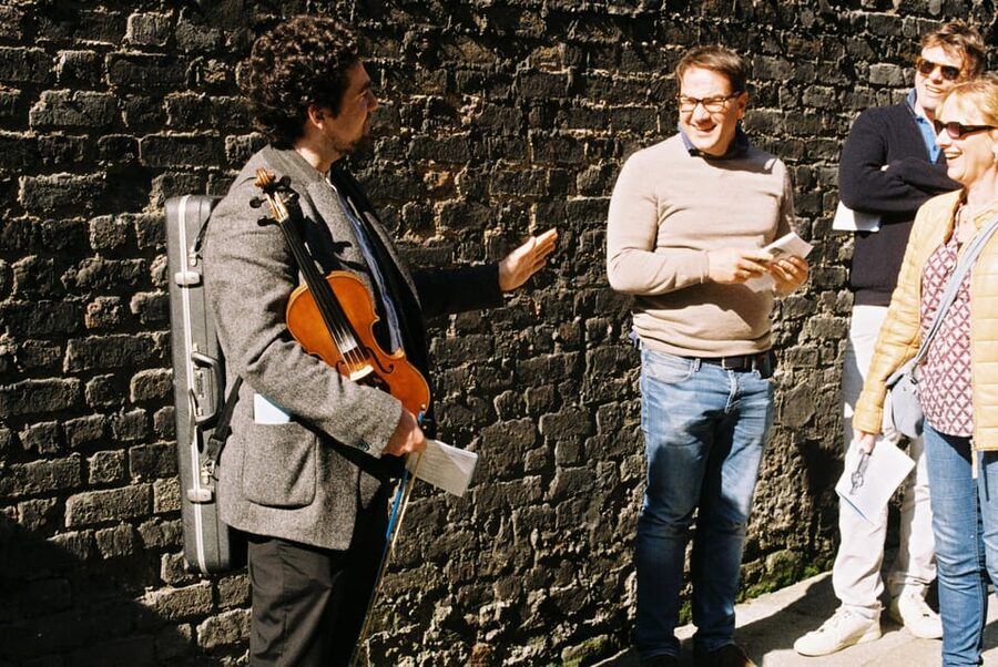 Dublin: Irish Music Walking Tour with Live Performance - The opening walk: Dublin told through street songs
